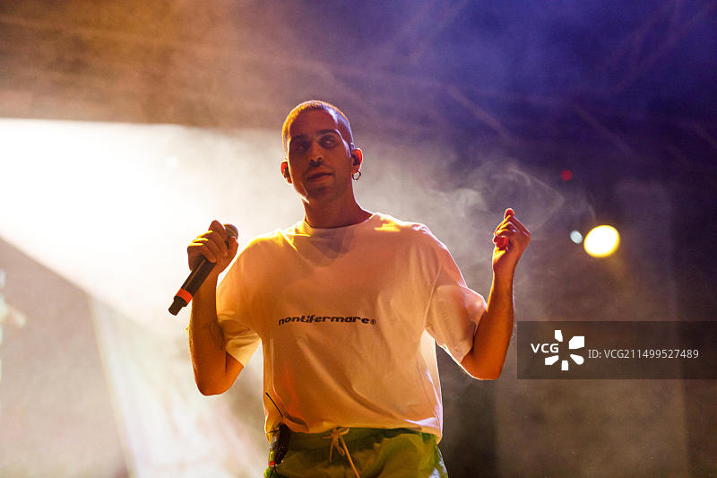 意大利博洛尼亚：意大利歌手兼作曲家Mahmood现场表演图片素材