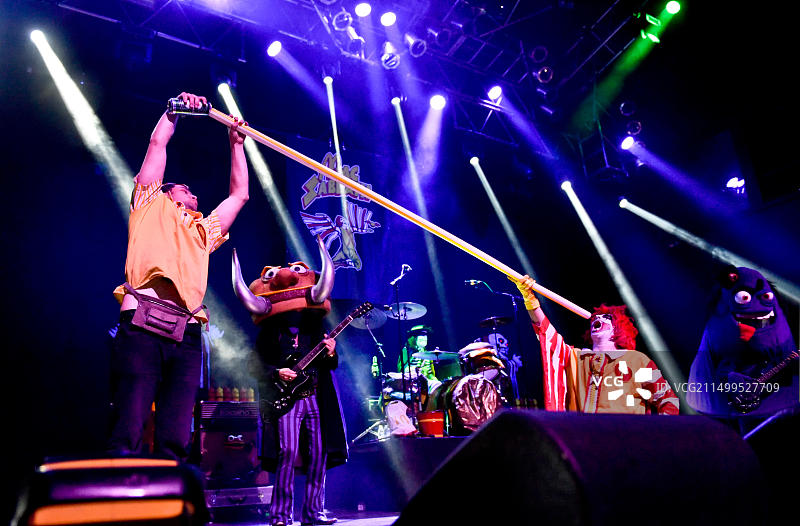 2017年4月6日，内华达州拉斯维加斯：Mac Sabbath乐队主唱Ronald Osborne在拉斯维加斯蓝调之家的“Mockstrosity Tour” 2107巡演中担任主角。图片素材