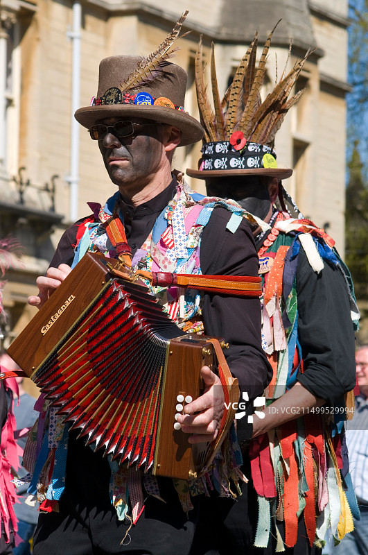 牛津民俗节上的莫里斯舞蹈音乐家图片素材