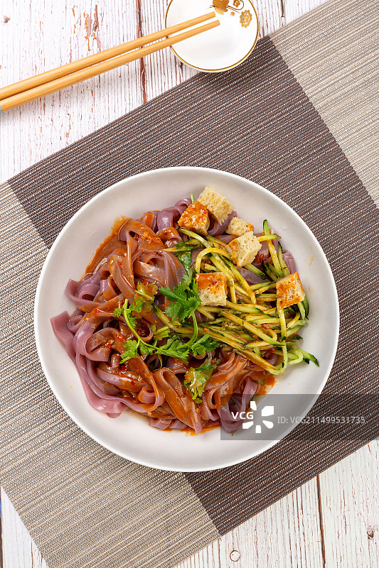 紫薯彩色凉皮图片素材