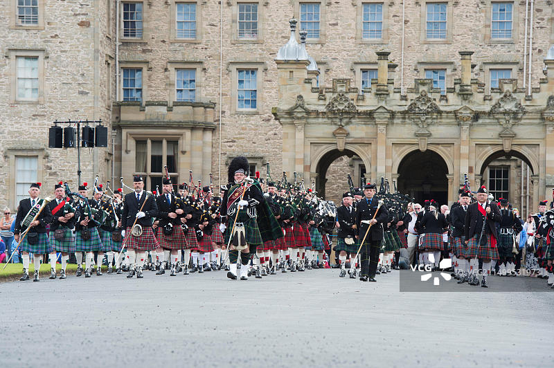 弗洛尔斯城堡的风笛乐队，凯尔索，苏格兰图片素材