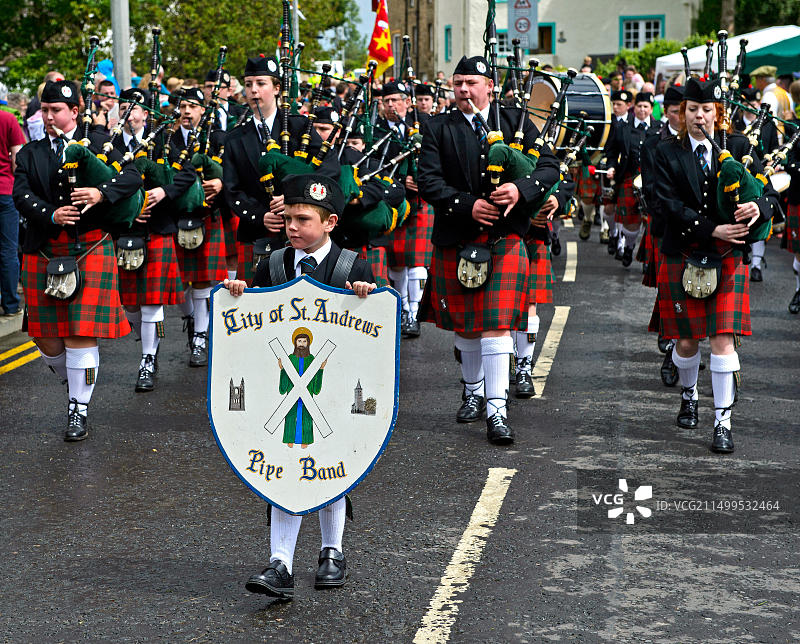 苏格兰圣安德鲁斯市风笛乐队的演奏者图片素材