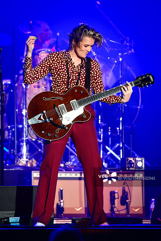 2022年9月18日，加利福尼亚州雷东多海滩，Brandi Carliisle在BeachLife Ranch舞台上表演图片素材