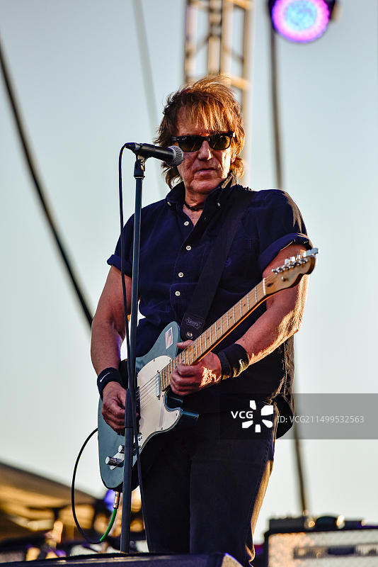 2019年7月4日，内华达州莫阿帕，约翰·卡弗蒂乐队在内华达州莫阿帕活动中心舞台上图片素材