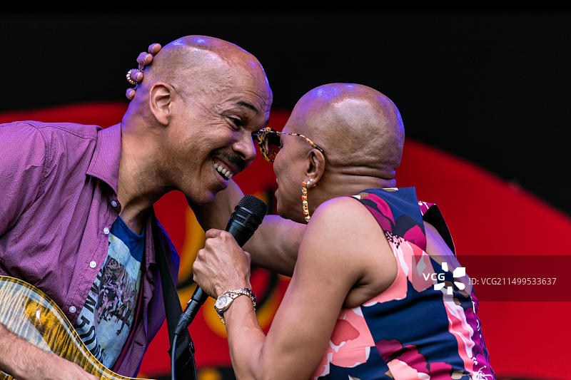 查尔顿·约翰逊与迪·迪·布里姬沃特和她的新乐队孟菲斯在加利福尼亚州蒙特雷爵士音乐节上演唱图片素材