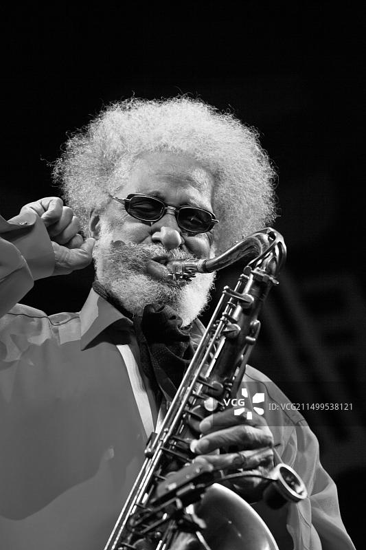 SONNY ROLLINS在Jimmy Lyons舞台上表演 - 2011年第54届蒙特雷爵士音乐节图片素材