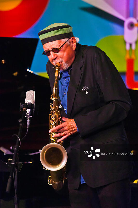 查尔斯·劳埃德与杰拉尔德·克莱顿在蒙特雷爵士音乐节上表演图片素材