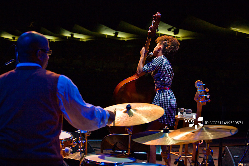 艾斯佩兰萨·斯伯丁在2009年加利福尼亚蒙特雷爵士音乐节上演出图片素材