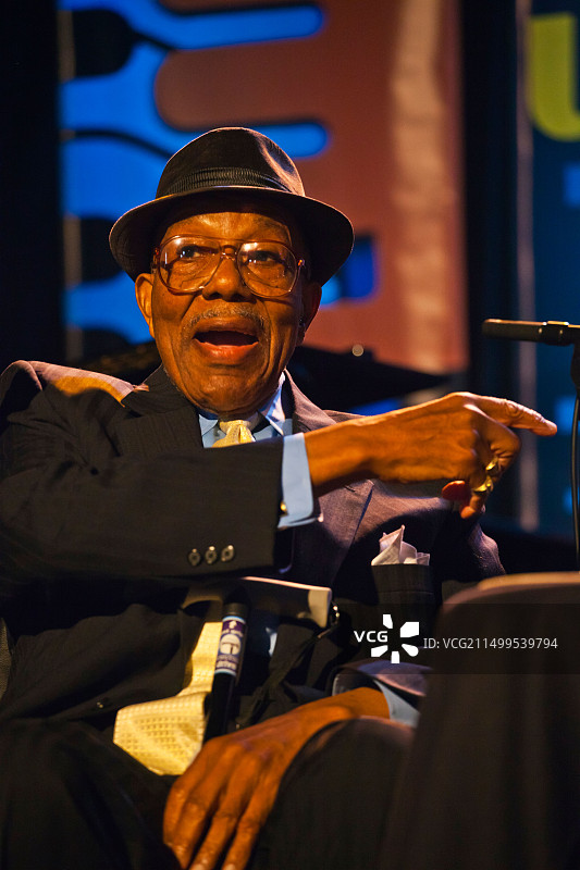 尤金·赖特参加蒙特雷爵士音乐节关于戴夫·布鲁贝克的讨论图片素材