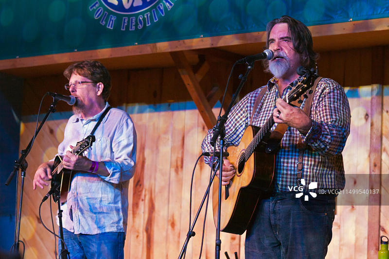 蒂姆·奥布莱恩和达雷尔·斯科特在2014年科罗拉多州四角民俗音乐节上演出图片素材
