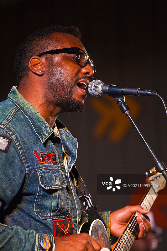 蒙特雷爵士音乐节上的M1布莱恩·杰克逊乐队图片素材