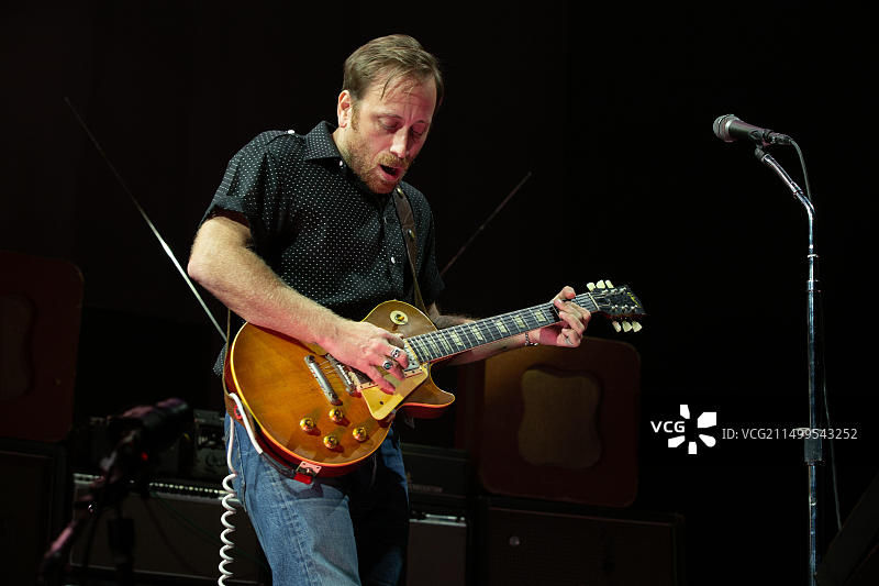 美国摇滚乐队The Black Keys于2019年11月24日在加拿大卑诗省温哥华罗杰斯竞技场演出图片素材