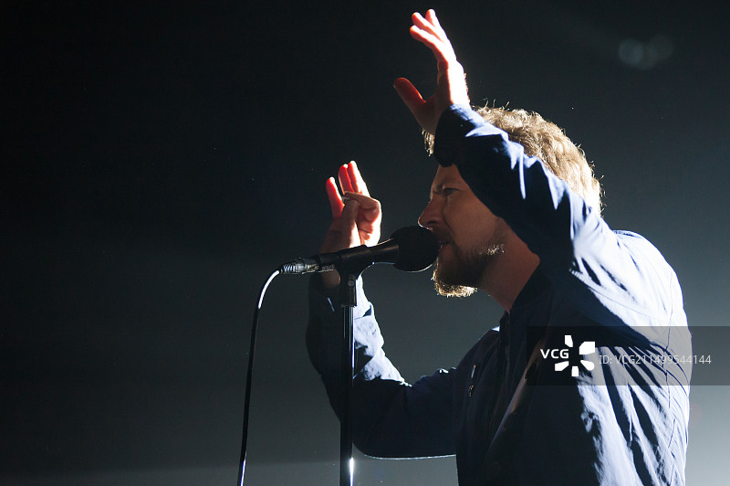 摇滚乐队珍珠果酱的埃迪·韦德在加拿大安大略省伦敦百威花园演出图片素材