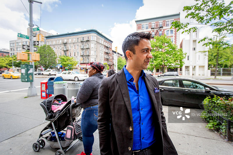 维杰·艾耶：美国爵士钢琴家、作曲家和乐队指挥家图片素材