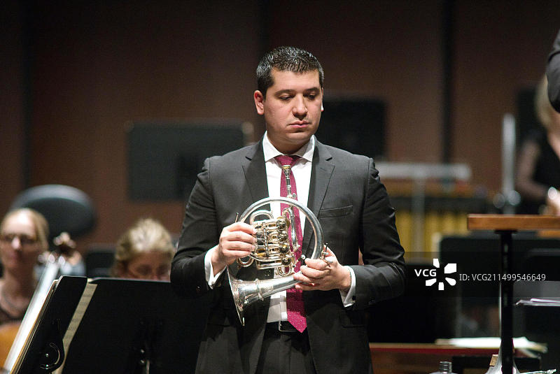 加拿大拉瓦尔，世界级小号手帕乔·弗洛雷斯与拉瓦尔交响乐团合作演出图片素材