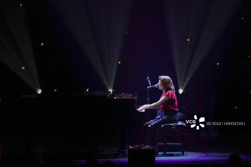 2017年8月9日，Regina Spektor在伦敦Hammersmith Eventim Apollo演出图片素材
