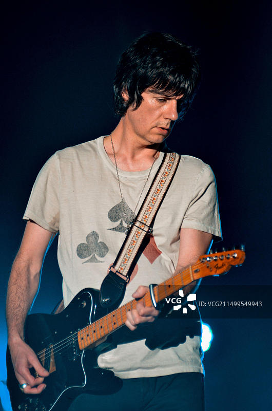 约翰·斯奎尔 - 石玫瑰乐队，英国埃塞克斯郡切尔姆斯福德海兰兹公园V2012音乐节，2012年8月18日图片素材