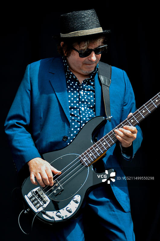 约翰·本特利-挤压乐队，V2011，英国埃塞克斯郡切尔姆斯福德海兰兹公园-2011年8月21日图片素材