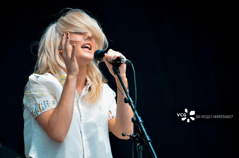 艾丽·高登，V2011音乐节，海兰兹公园，切姆斯福德，埃塞克斯，英国 - 2011年8月21日图片素材