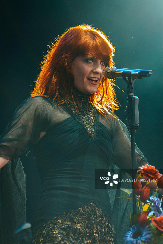 弗洛伦斯·韦尔奇 - 弗洛伦斯与机器乐队，V2010，海兰兹公园，切尔姆斯福德，埃塞克斯，英国 - 2010年8月21日图片素材