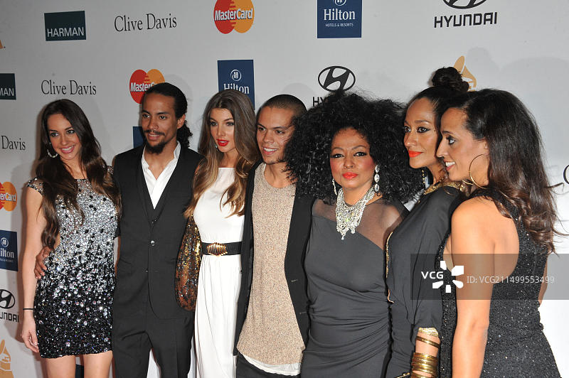 洛杉矶：戴安娜·罗斯和家人在贝弗利山贝弗利希尔顿酒店举行的2012年克莱夫·戴维斯格莱美派对上图片素材