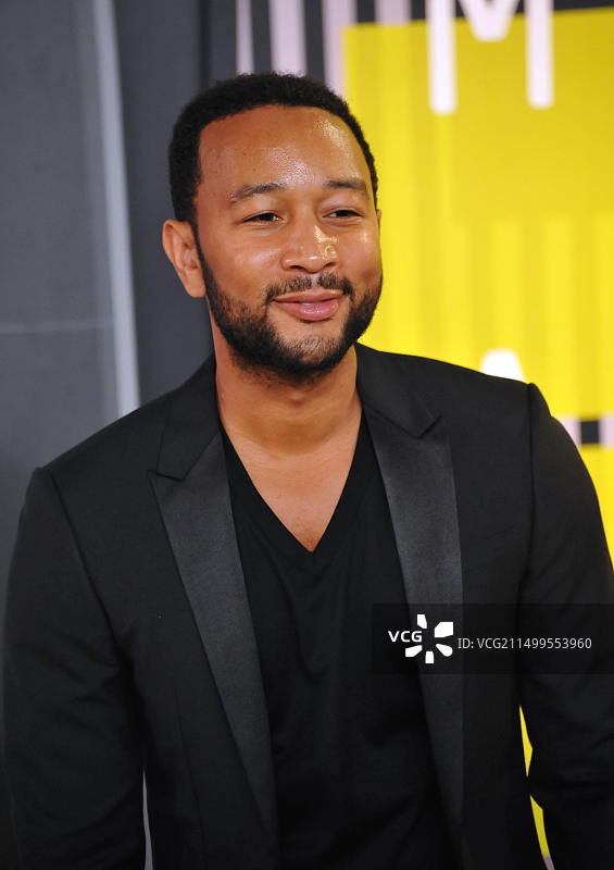 加利福尼亚州洛杉矶 - 2015年8月30日：John Legend出席在微软剧院LA Live举行的2015年MTV音乐录影带大奖。图片素材