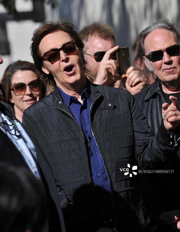 加州洛杉矶 - 保罗·麦卡特尼在好莱坞星光大道留星图片素材