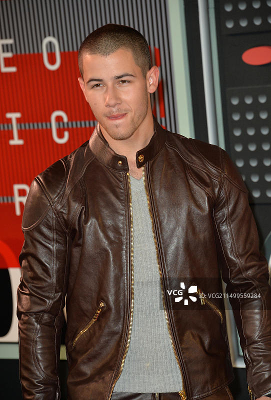 尼克·乔纳斯出席在微软剧院举办的2015年MTV音乐录影带大奖图片素材