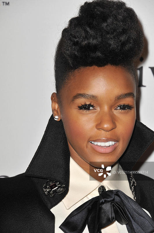 加利福尼亚州洛杉矶 - 2011年2月12日：Janelle Monae在贝弗利希尔顿酒店举行的2011年克莱夫·戴维斯格莱美预热派对上图片素材