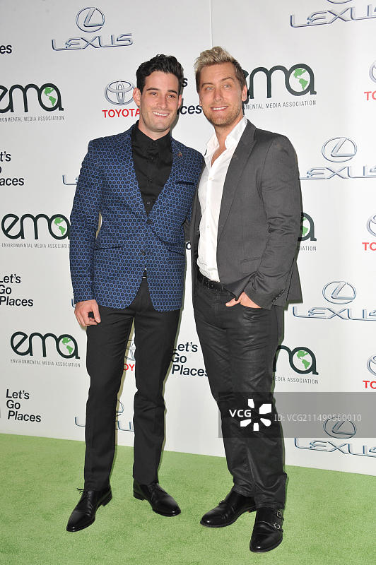 洛杉矶环保媒体奖上的兰斯·巴斯与迈克尔·特钦图片素材