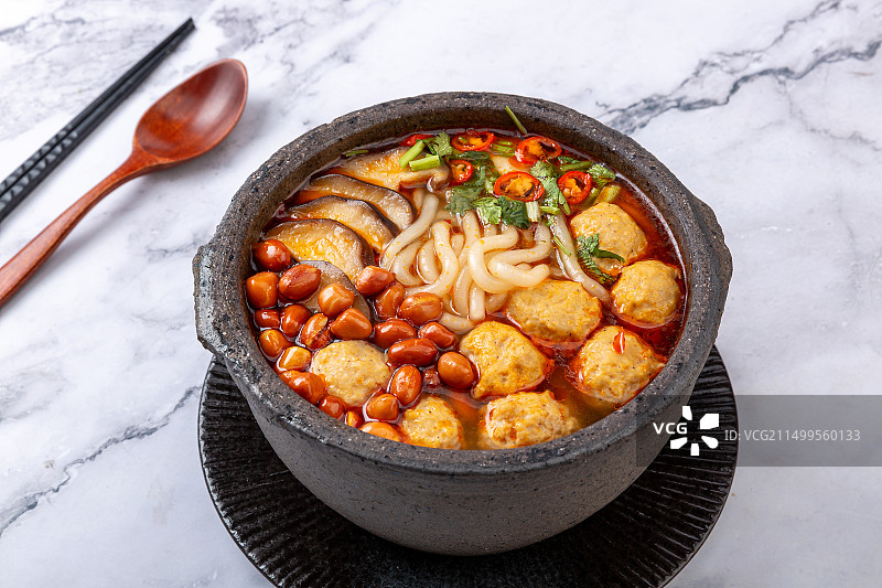 砂锅鸡肉丸土豆粉图片素材