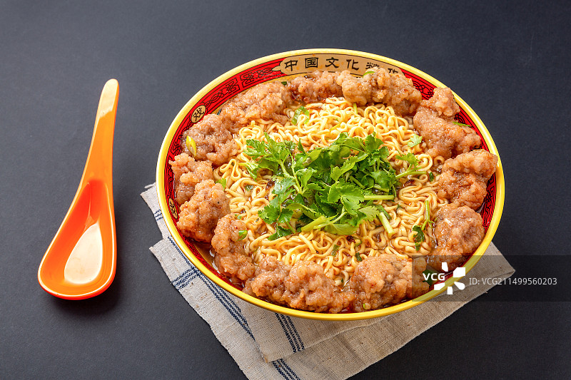 驴肉丸子汤面 驴肉汤 方便面图片素材