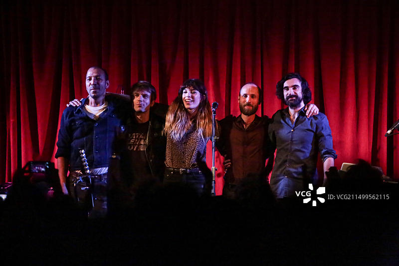 Lou Doillon和她的乐队在灌木丛音乐厅图片素材