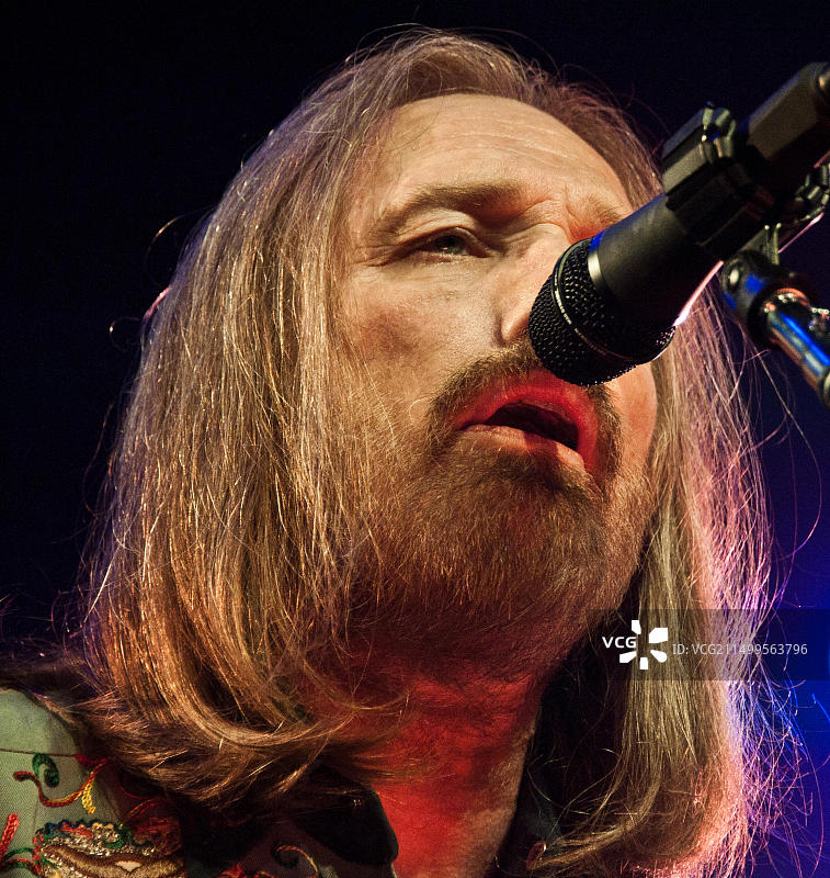 美国宾夕法尼亚州费城，2016年6月7日，美国摇滚乐队Mudcrutch在The Fillmore音乐厅举办音乐会图片素材