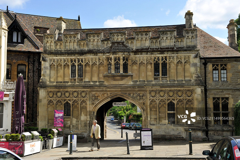 伍斯特郡马尔文博物馆的本笃会修道院门楼图片素材