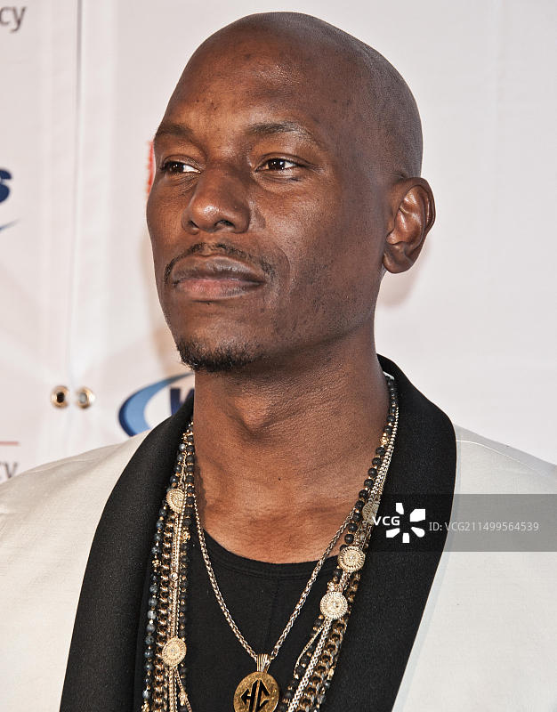 泰瑞斯在费城富国银行中心第二届年度WDAS假日音乐节上的摆拍图片素材