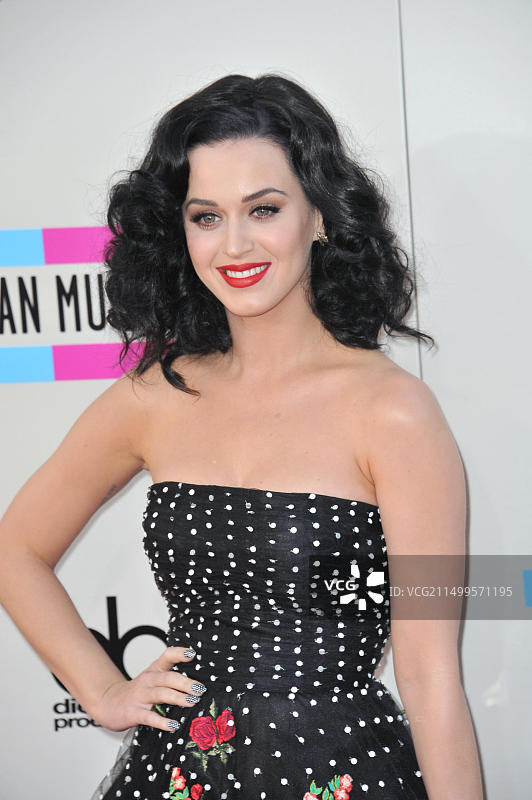 凯蒂·佩里亮相2013年全美音乐奖颁奖典礼，洛杉矶诺基亚剧院图片素材