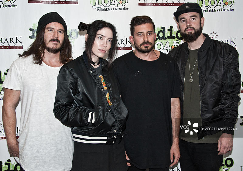 美国宾夕法尼亚州巴拉辛韦德，2016年6月21日，另类摇滚乐队主教布里格斯参观104.5电台表演剧院图片素材