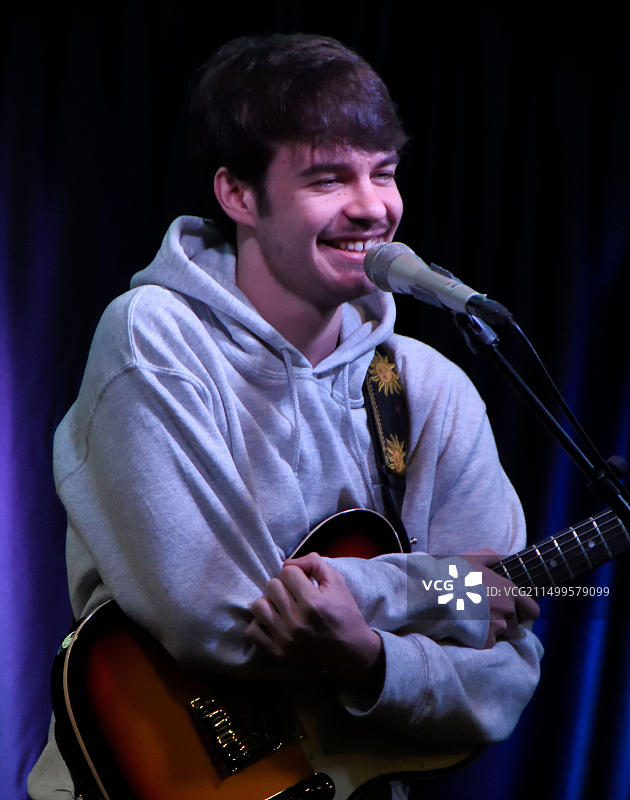 歌手Rex Orange County到访Radio 104.5演出剧院图片素材