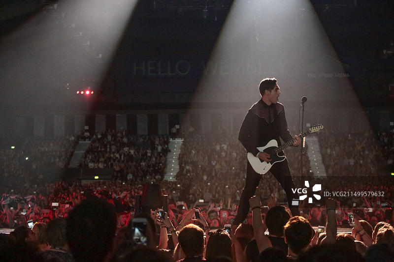 Busted在SSE温布利体育馆Pigs Can Fly巡演首演夜现场表演，这是他们自2005年以来的首次演出图片素材