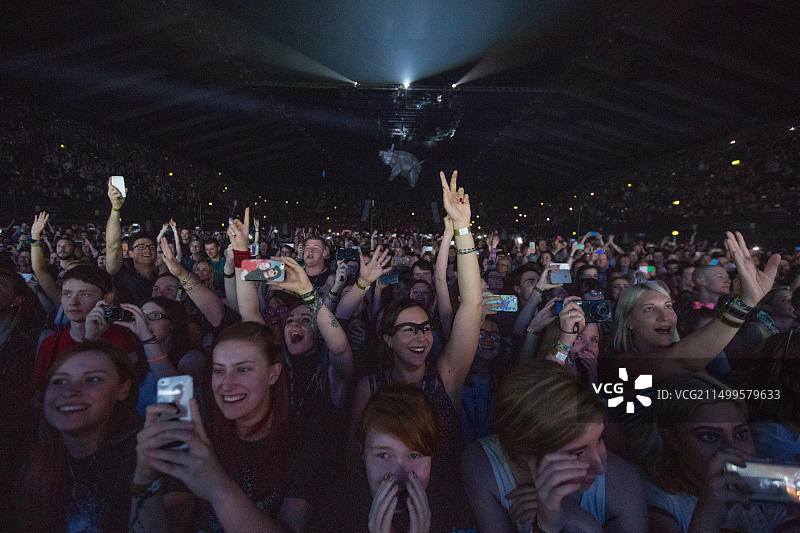Busted乐队在SSE温布利体育馆Pigs Can Fly巡演首演夜的观众，这是他们自2005年以来的首次演出图片素材