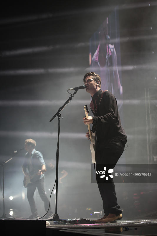 Busted在SSE温布利体育馆Pigs Can Fly巡演首演夜现场表演，这是他们自2005年以来的首次演出图片素材