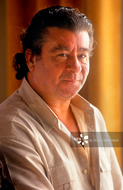 弗拉门戈歌手Juan Moneo Lara在西班牙塞维利亚玛丽亚·路易莎公园图片素材