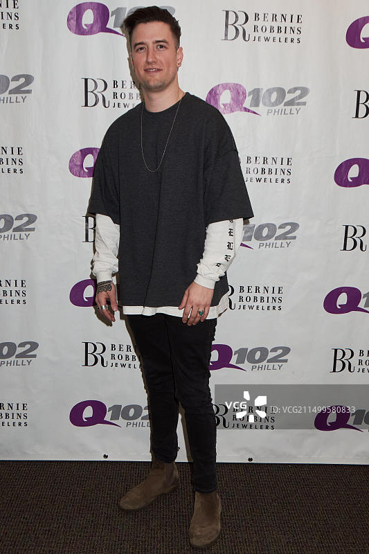 美国歌手兼作曲家洛根·亨德森图片素材