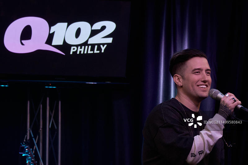 美国歌手兼作曲家洛根·亨德森图片素材