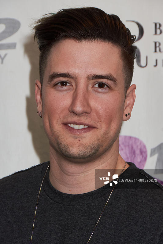 美国歌手兼作曲家洛根·亨德森图片素材