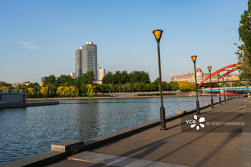 蓝天下天津子牙河南运河景图片素材