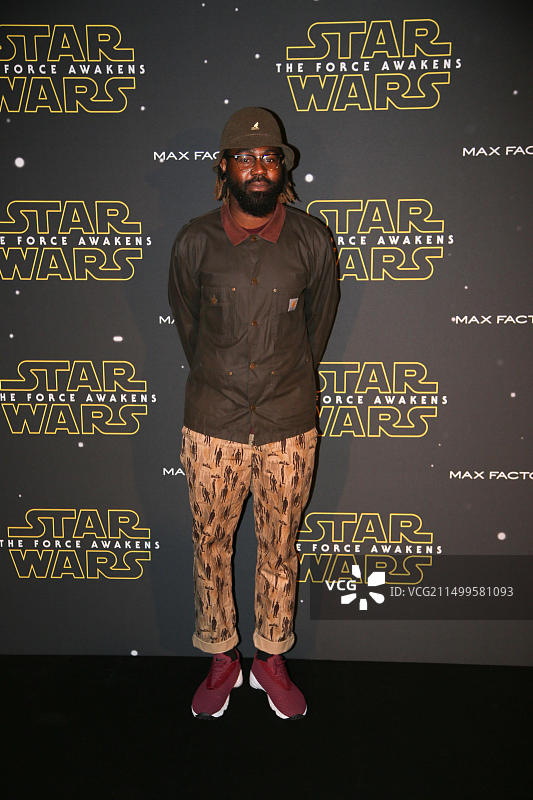 说唱歌手Mikil Pane出席在伦敦老塞尔福里奇酒店举行的《星球大战：时尚发现力量》展示会图片素材