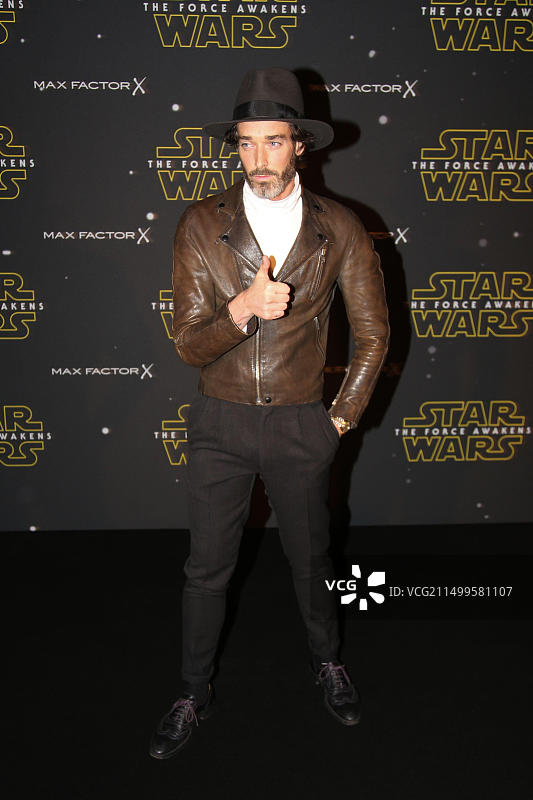 模特瑞奇·霍尔出席在伦敦塞尔福里奇酒店举行的《星球大战：时尚原力》发布会图片素材