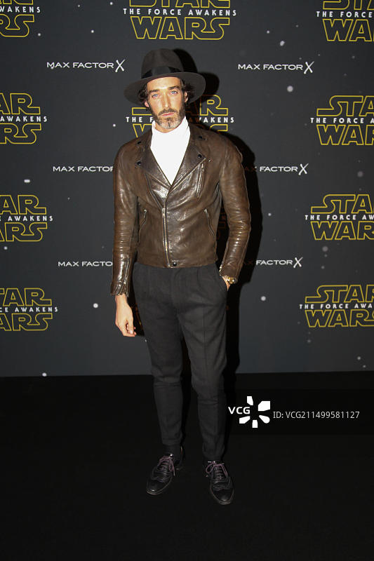 模特瑞奇·霍尔出席在伦敦塞尔福里奇酒店举行的《星球大战：时尚原力》发布会图片素材